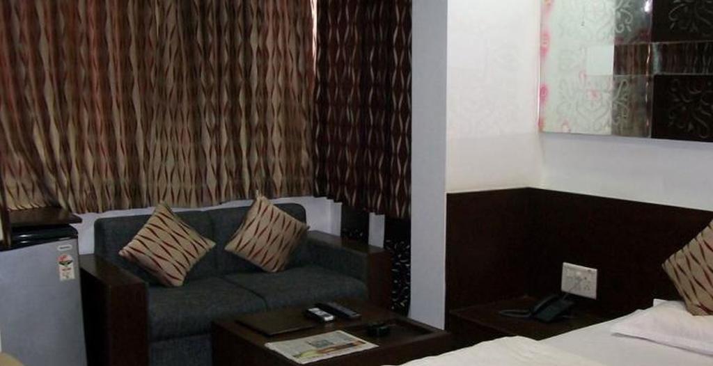 Hotel Palm View Residency Вадодара Екстер'єр фото