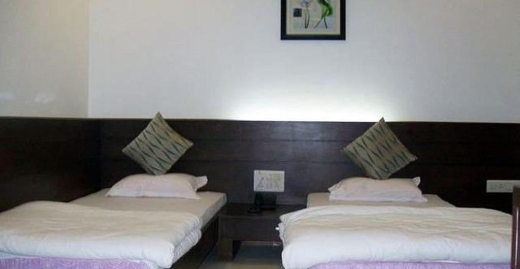 Hotel Palm View Residency Вадодара Екстер'єр фото