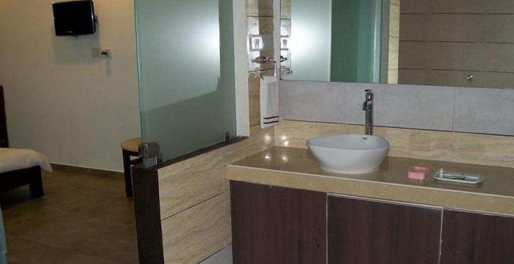 Hotel Palm View Residency Вадодара Екстер'єр фото