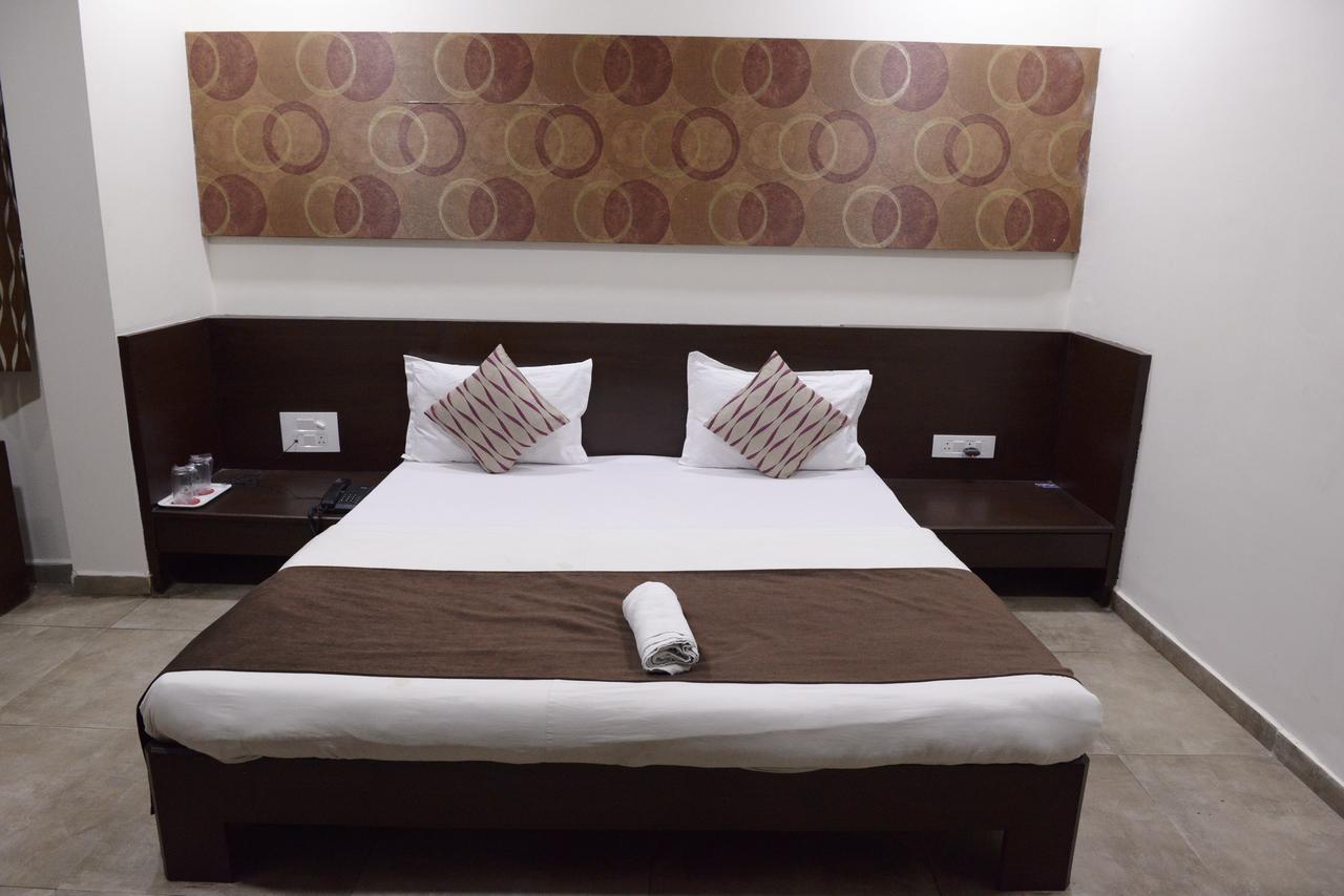 Hotel Palm View Residency Вадодара Екстер'єр фото
